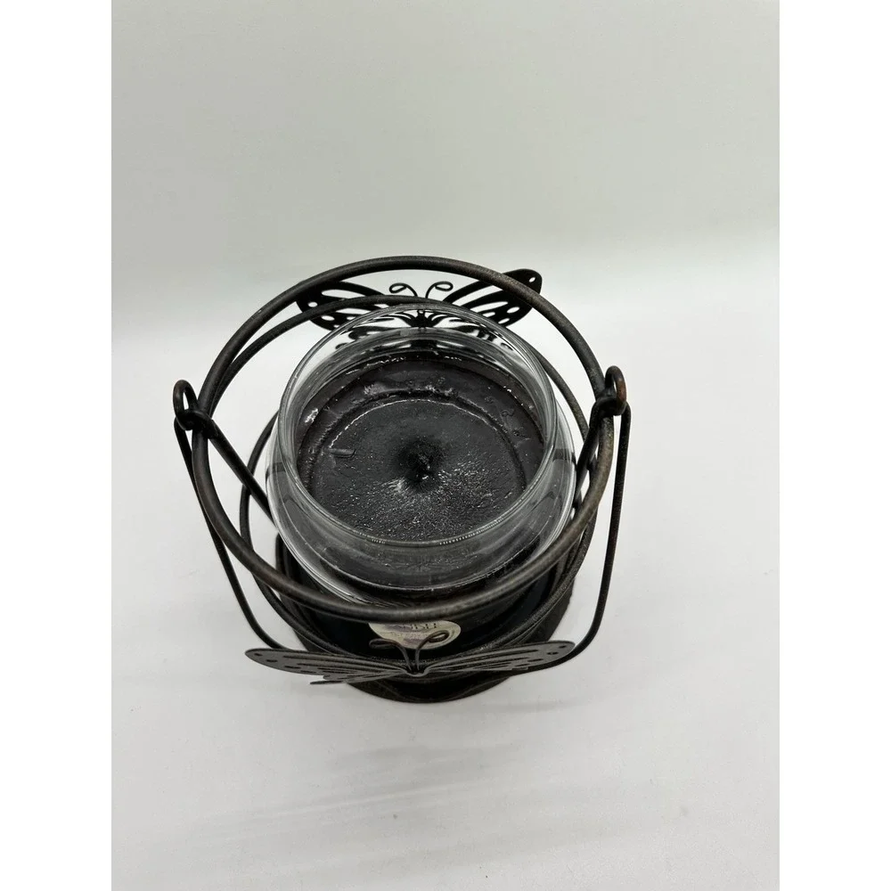 Yankee Candle 12.3 ‎ oz. Single Wick Candle Freesia & Musk Metal Candle Holder